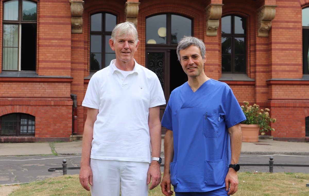 Nephrologie-Chefarzt Priv.-Doz. Dr. Florian Thilo und der Ärztliche Direktor Dr. Manfred Lang