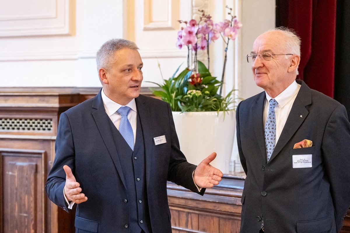 Geschäftsführer Michael Mielke im Gespräch mit  Prof. Dr. rer. pol. Johann-Matthias Graf von der Schulenburg