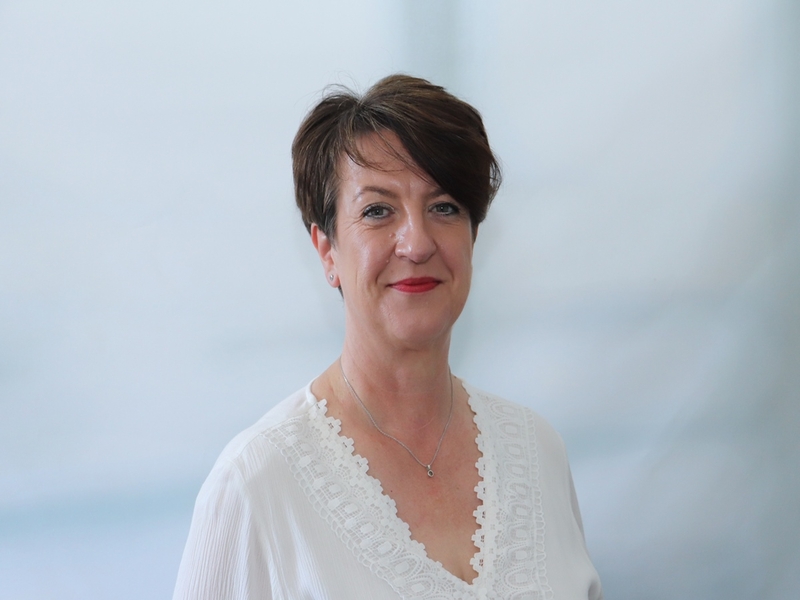 Portraitfoto von Cornelia Büttner
